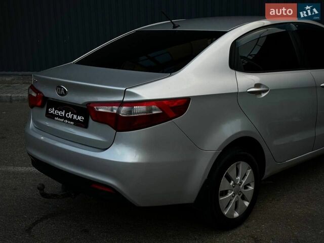 Серый Киа Рио, объемом двигателя 1.59 л и пробегом 232 тыс. км за 6999 $, фото 9 на Automoto.ua