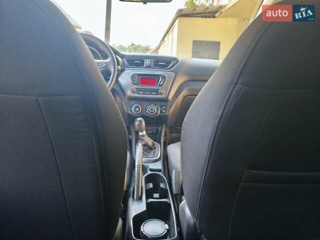 Серый Киа Рио, объемом двигателя 1.4 л и пробегом 172 тыс. км за 9200 $, фото 21 на Automoto.ua