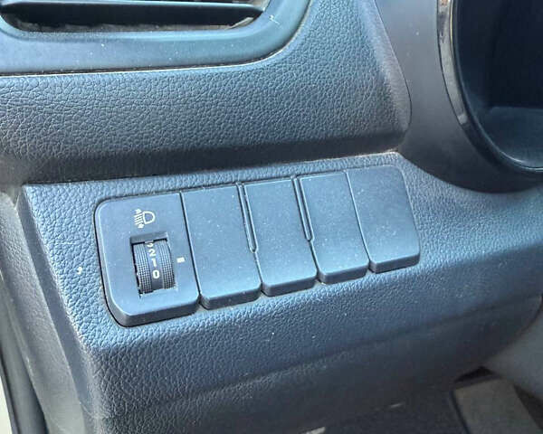 Серый Киа Рио, объемом двигателя 1.4 л и пробегом 223 тыс. км за 7399 $, фото 22 на Automoto.ua