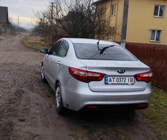 Серый Киа Рио, объемом двигателя 1.4 л и пробегом 240 тыс. км за 7100 $, фото 4 на Automoto.ua