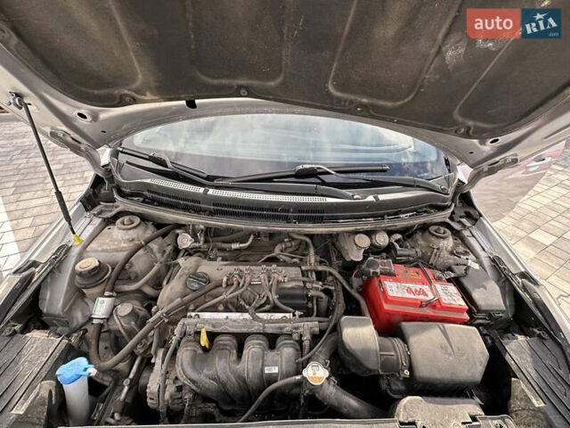 Серый Киа Рио, объемом двигателя 1.4 л и пробегом 150 тыс. км за 7500 $, фото 9 на Automoto.ua