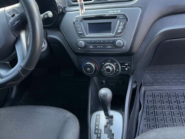 Сірий Кіа Ріо, об'ємом двигуна 1.6 л та пробігом 220 тис. км за 7516 $, фото 3 на Automoto.ua