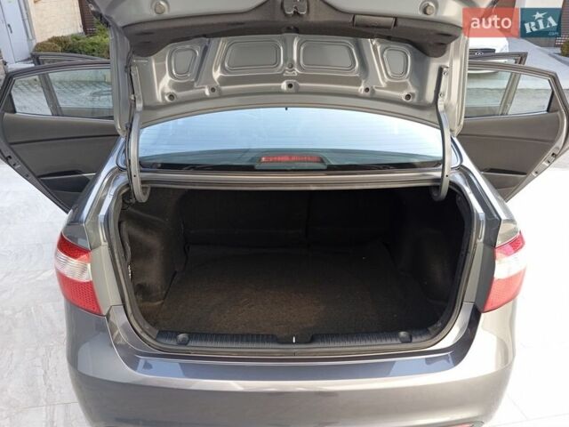 Серый Киа Рио, объемом двигателя 1.59 л и пробегом 42 тыс. км за 12000 $, фото 14 на Automoto.ua