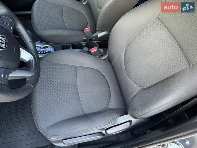 Серый Киа Рио, объемом двигателя 1.4 л и пробегом 87 тыс. км за 8950 $, фото 39 на Automoto.ua