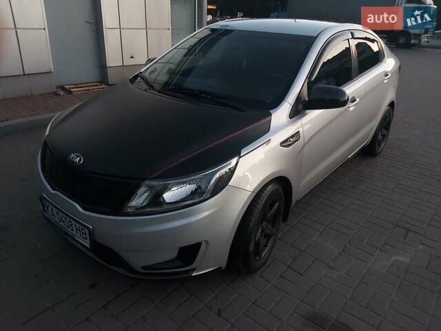 Серый Киа Рио, объемом двигателя 1.4 л и пробегом 317 тыс. км за 6200 $, фото 3 на Automoto.ua