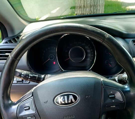 Серый Киа Рио, объемом двигателя 1.6 л и пробегом 190 тыс. км за 7800 $, фото 5 на Automoto.ua