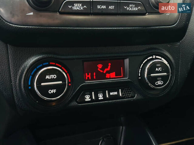 Серый Киа Рио, объемом двигателя 1.4 л и пробегом 245 тыс. км за 5900 $, фото 30 на Automoto.ua