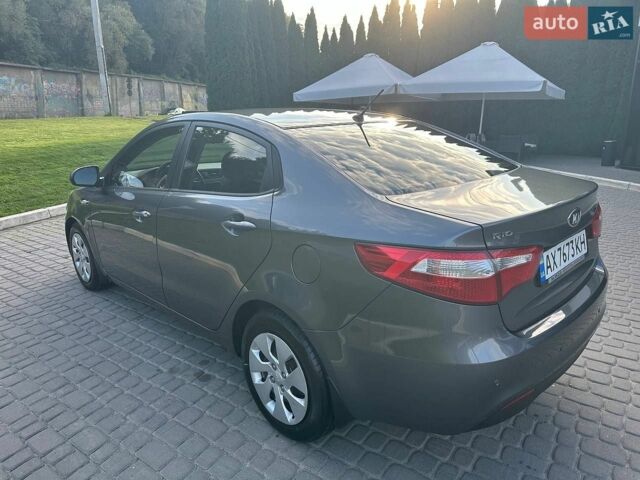 Серый Киа Рио, объемом двигателя 1.4 л и пробегом 107 тыс. км за 9000 $, фото 3 на Automoto.ua
