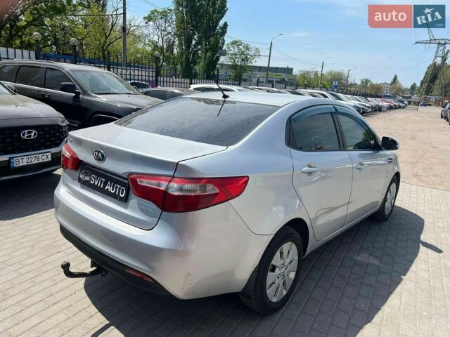 Сірий Кіа Ріо, об'ємом двигуна 1.6 л та пробігом 232 тис. км за 7699 $, фото 6 на Automoto.ua
