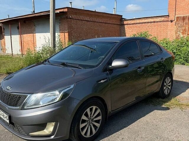 Серый Киа Рио, объемом двигателя 1.4 л и пробегом 320 тыс. км за 6300 $, фото 1 на Automoto.ua