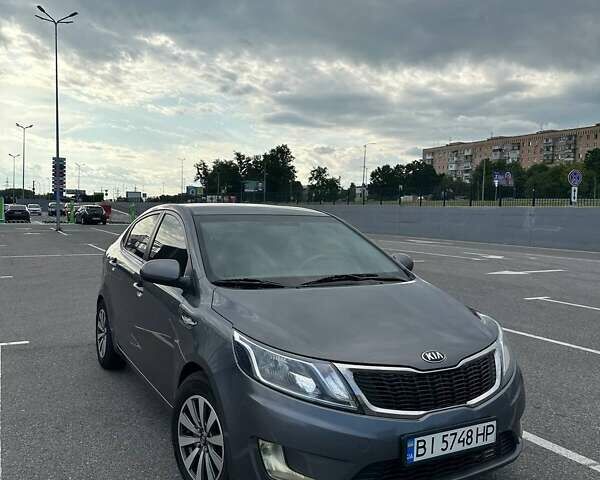 Серый Киа Рио, объемом двигателя 1.4 л и пробегом 320 тыс. км за 6300 $, фото 1 на Automoto.ua