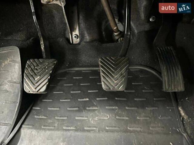 Серый Киа Рио, объемом двигателя 1.4 л и пробегом 320 тыс. км за 6300 $, фото 16 на Automoto.ua