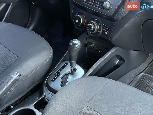 Серый Киа Рио, объемом двигателя 1.59 л и пробегом 254 тыс. км за 8499 $, фото 37 на Automoto.ua