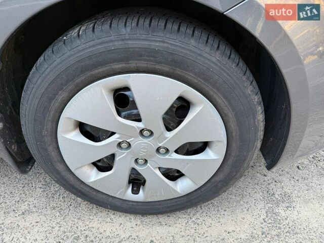 Сірий Кіа Ріо, об'ємом двигуна 1.4 л та пробігом 131 тис. км за 7400 $, фото 19 на Automoto.ua