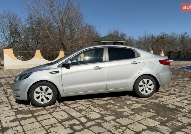Серый Киа Рио, объемом двигателя 1.4 л и пробегом 156 тыс. км за 8500 $, фото 4 на Automoto.ua