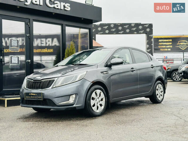 Серый Киа Рио, объемом двигателя 1.4 л и пробегом 245 тыс. км за 5900 $, фото 5 на Automoto.ua