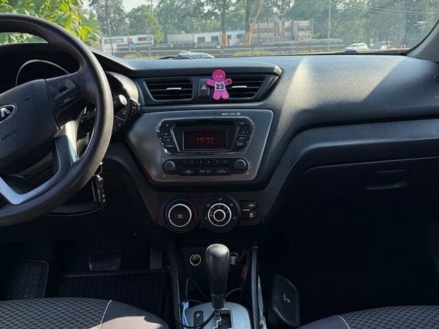 Сірий Кіа Ріо, об'ємом двигуна 1.4 л та пробігом 131 тис. км за 7400 $, фото 11 на Automoto.ua