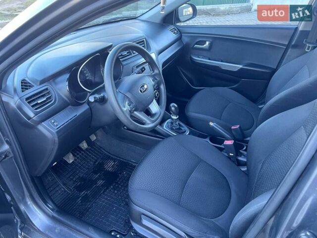 Серый Киа Рио, объемом двигателя 1.4 л и пробегом 160 тыс. км за 6700 $, фото 7 на Automoto.ua