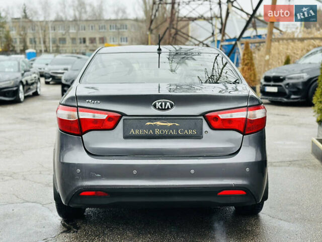 Серый Киа Рио, объемом двигателя 1.4 л и пробегом 245 тыс. км за 5900 $, фото 10 на Automoto.ua