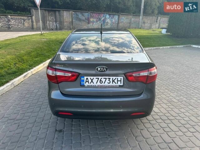 Серый Киа Рио, объемом двигателя 1.4 л и пробегом 107 тыс. км за 9000 $, фото 4 на Automoto.ua