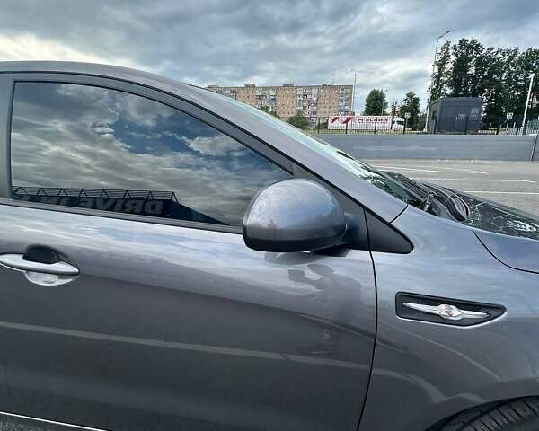 Серый Киа Рио, объемом двигателя 1.4 л и пробегом 320 тыс. км за 6300 $, фото 5 на Automoto.ua