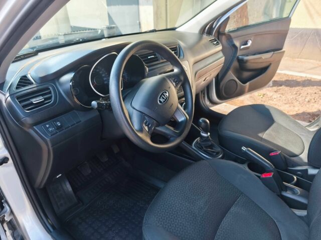 Серый Киа Рио, объемом двигателя 1.4 л и пробегом 175 тыс. км за 8100 $, фото 14 на Automoto.ua