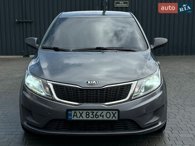 Серый Киа Рио, объемом двигателя 1.4 л и пробегом 146 тыс. км за 7900 $, фото 2 на Automoto.ua