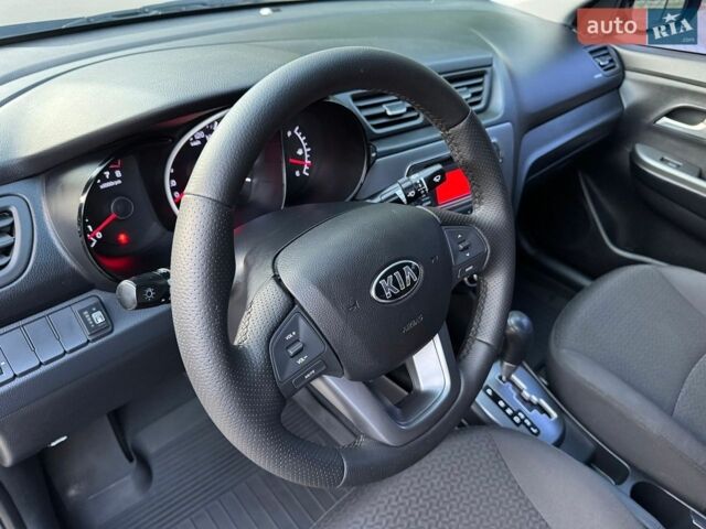 Серый Киа Рио, объемом двигателя 1.4 л и пробегом 87 тыс. км за 8950 $, фото 63 на Automoto.ua
