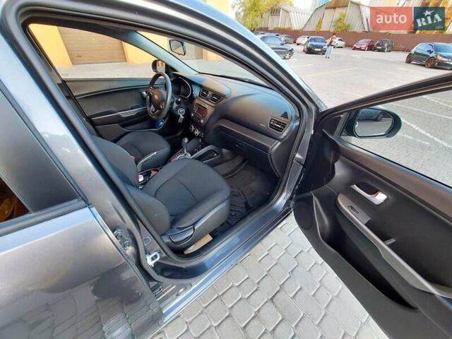 Серый Киа Рио, объемом двигателя 1.4 л и пробегом 95 тыс. км за 8500 $, фото 5 на Automoto.ua