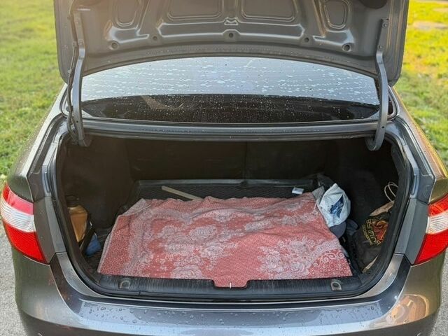 Сірий Кіа Ріо, об'ємом двигуна 1.4 л та пробігом 174 тис. км за 8400 $, фото 10 на Automoto.ua