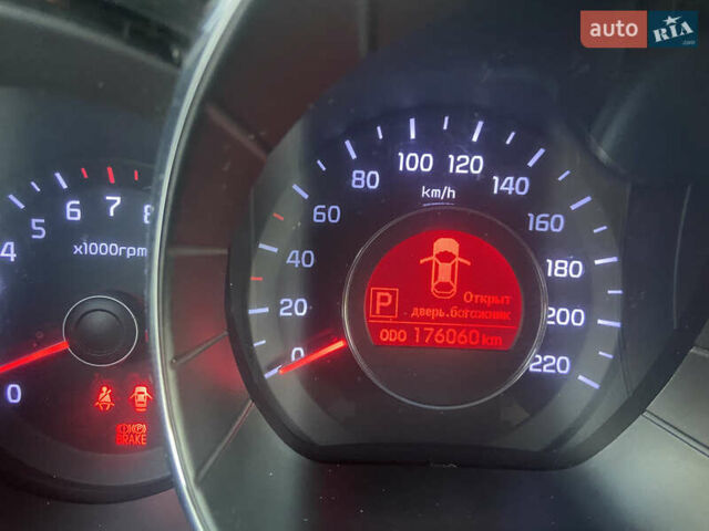 Сірий Кіа Ріо, об'ємом двигуна 1.59 л та пробігом 176 тис. км за 8300 $, фото 18 на Automoto.ua