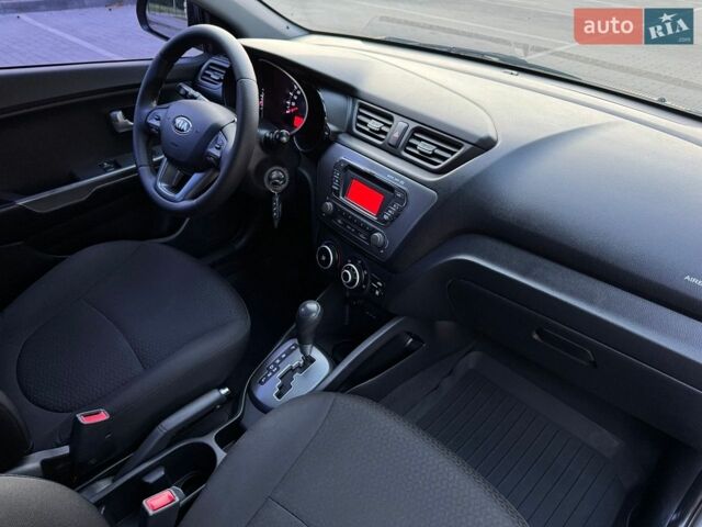 Серый Киа Рио, объемом двигателя 1.4 л и пробегом 87 тыс. км за 8950 $, фото 50 на Automoto.ua