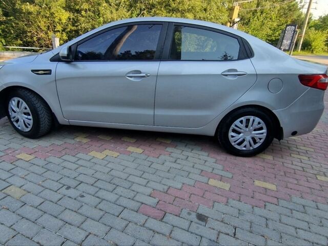 Сірий Кіа Ріо, об'ємом двигуна 1.37 л та пробігом 260 тис. км за 6499 $, фото 4 на Automoto.ua