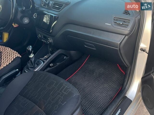 Серый Киа Рио, объемом двигателя 1.6 л и пробегом 25 тыс. км за 10200 $, фото 7 на Automoto.ua