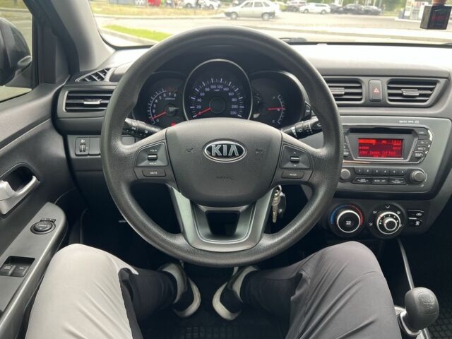 Сірий Кіа Ріо, об'ємом двигуна 1.4 л та пробігом 44 тис. км за 9239 $, фото 8 на Automoto.ua