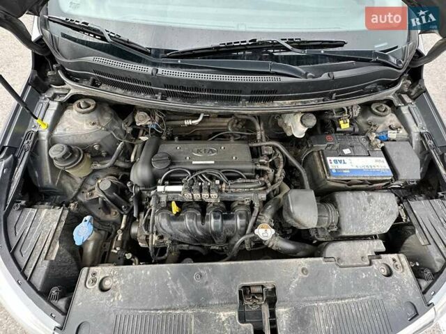Серый Киа Рио, объемом двигателя 1.4 л и пробегом 320 тыс. км за 7100 $, фото 13 на Automoto.ua