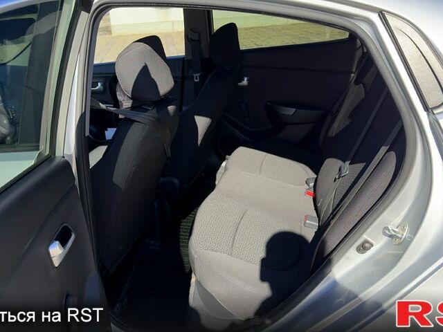 Серый Киа Рио, объемом двигателя 1.4 л и пробегом 156 тыс. км за 8500 $, фото 9 на Automoto.ua