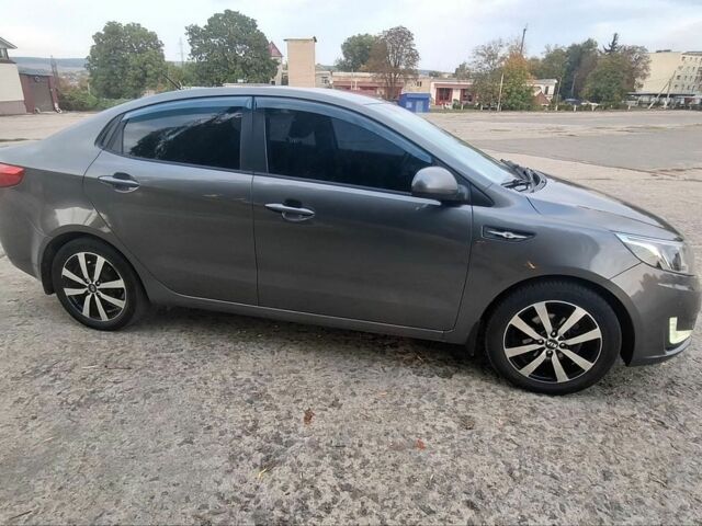 Серый Киа Рио, объемом двигателя 1.4 л и пробегом 125 тыс. км за 7500 $, фото 9 на Automoto.ua