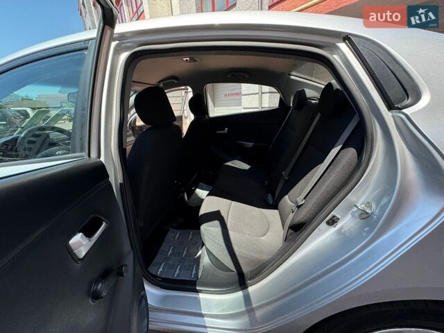 Сірий Кіа Ріо, об'ємом двигуна 1.4 л та пробігом 113 тис. км за 8350 $, фото 162 на Automoto.ua
