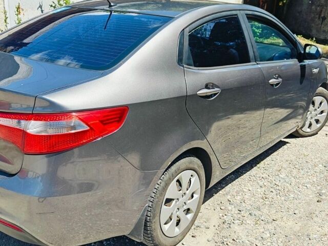 Серый Киа Рио, объемом двигателя 1.4 л и пробегом 190 тыс. км за 7000 $, фото 3 на Automoto.ua