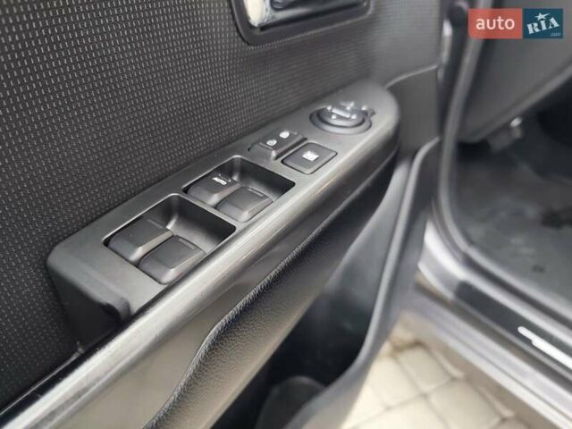 Киа Рио 2013 в Харькове на Automoto.ua Серый Киа Рио, объемом двигателя 1.6 л и пробегом 146 тыс. км за 8200 $, фото 25 на Automoto.ua