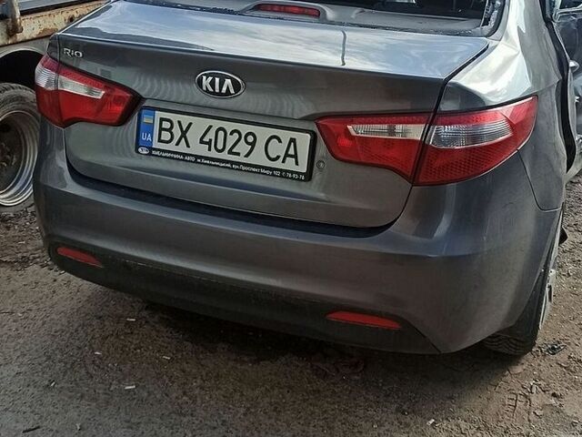 Серый Киа Рио, объемом двигателя 1.4 л и пробегом 143 тыс. км за 2500 $, фото 2 на Automoto.ua