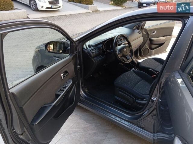 Серый Киа Рио, объемом двигателя 1.59 л и пробегом 42 тыс. км за 12000 $, фото 6 на Automoto.ua