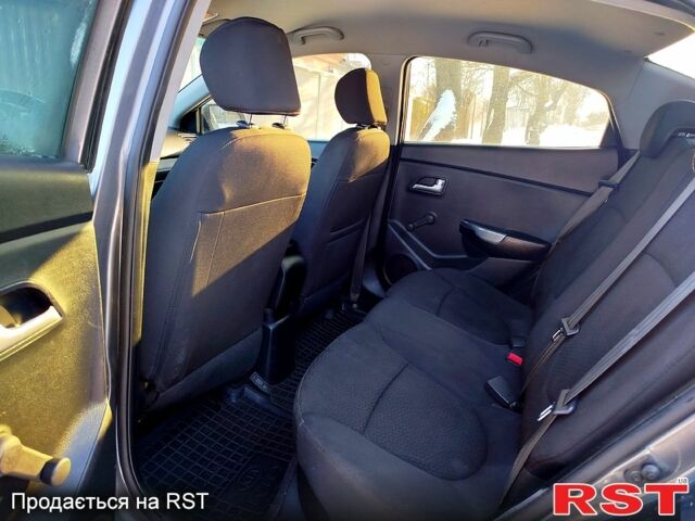 Серый Киа Рио, объемом двигателя 1.4 л и пробегом 24500 тыс. км за 5500 $, фото 8 на Automoto.ua
