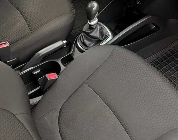 Серый Киа Рио, объемом двигателя 1.4 л и пробегом 91 тыс. км за 8450 $, фото 25 на Automoto.ua