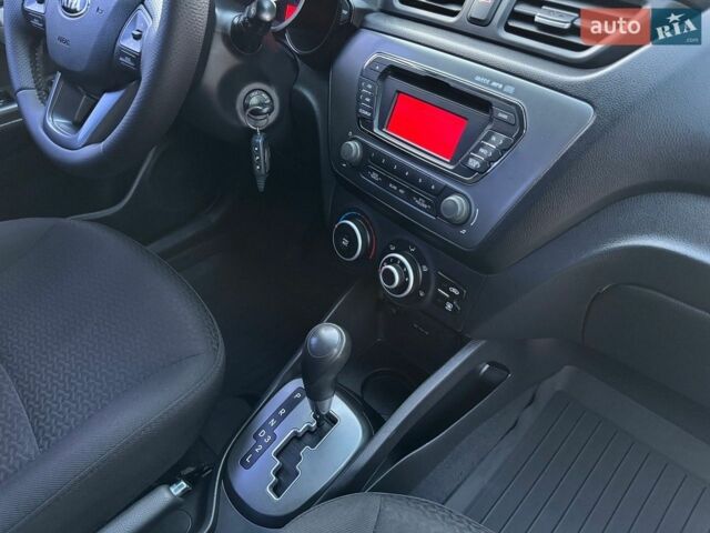 Серый Киа Рио, объемом двигателя 1.4 л и пробегом 87 тыс. км за 8950 $, фото 53 на Automoto.ua
