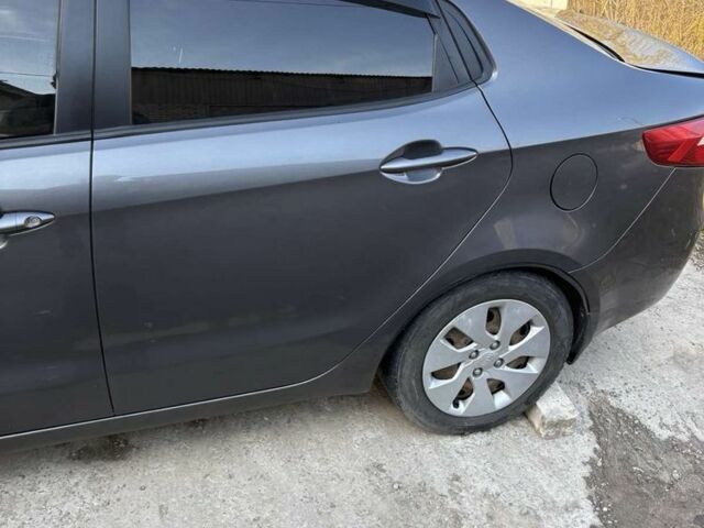 Серый Киа Рио, объемом двигателя 1.4 л и пробегом 104 тыс. км за 7000 $, фото 3 на Automoto.ua
