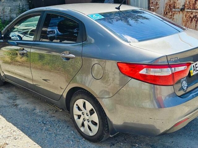 Серый Киа Рио, объемом двигателя 1.4 л и пробегом 190 тыс. км за 7000 $, фото 4 на Automoto.ua