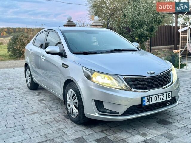 Сірий Кіа Ріо, об'ємом двигуна 1.4 л та пробігом 262 тис. км за 5300 $, фото 2 на Automoto.ua
