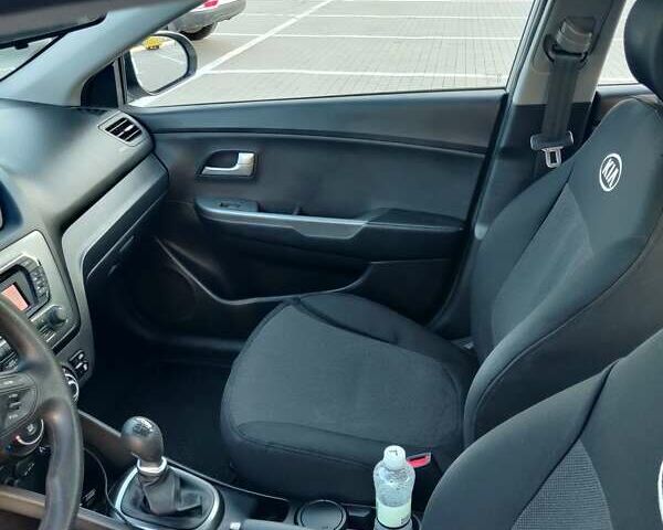 Сірий Кіа Ріо, об'ємом двигуна 1.4 л та пробігом 83 тис. км за 8200 $, фото 2 на Automoto.ua